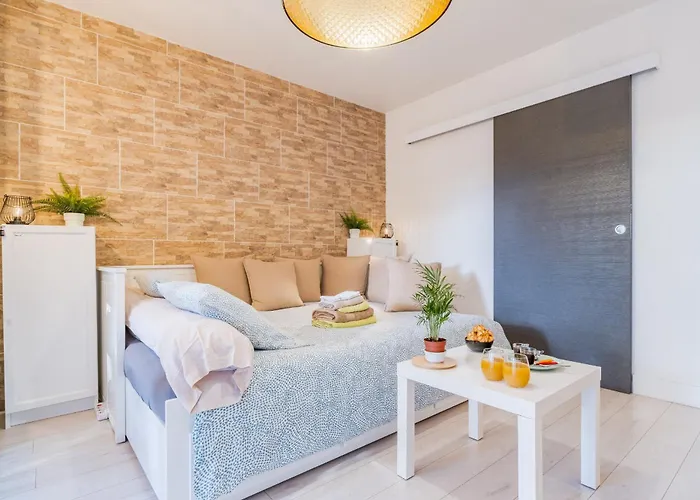 Les Elfes - Avec Entree Autonome, Clim Neuve, Jardin, Parking Prive & Gourmandises Offertes ! -